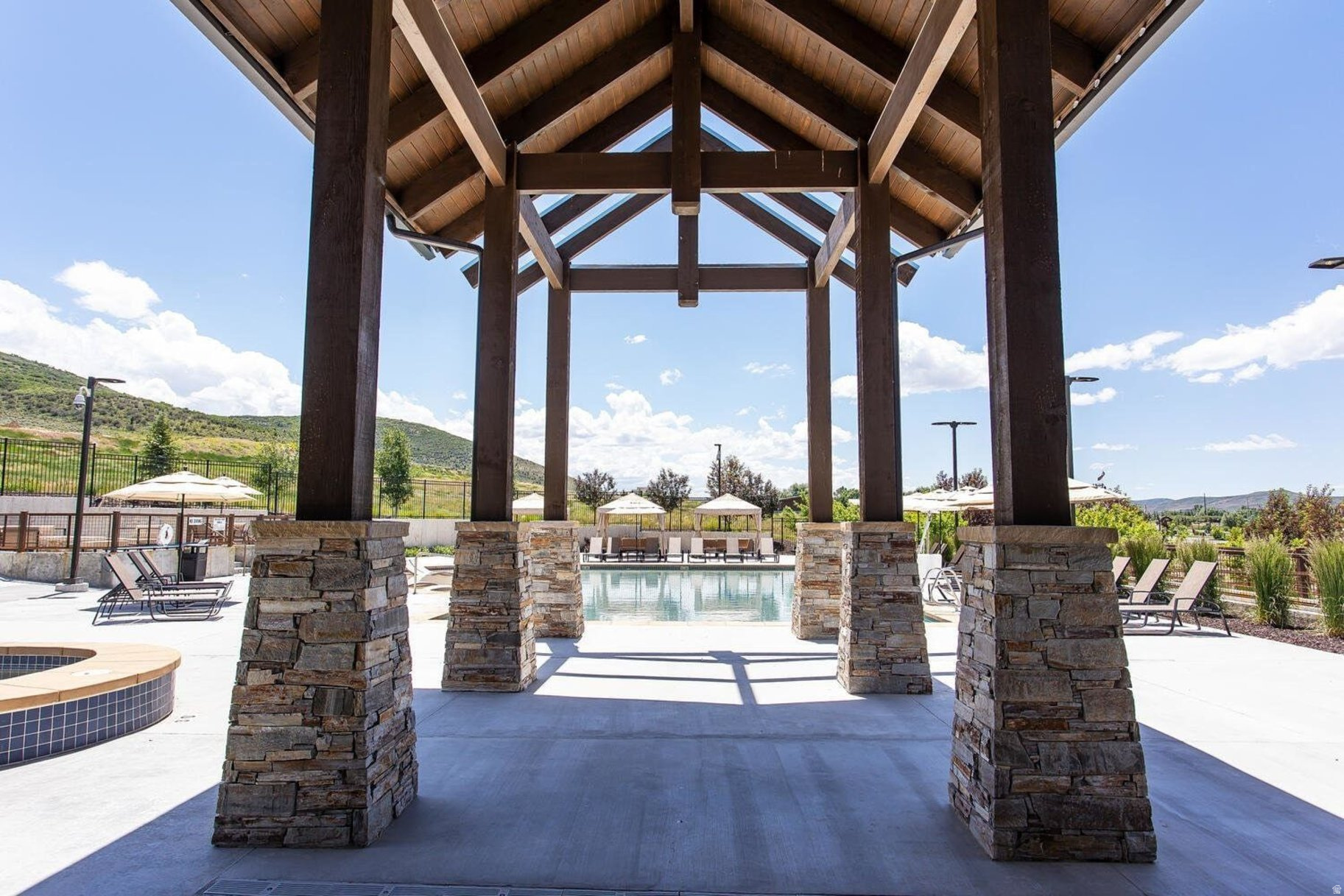 HIGH STAR RANCH - Residential