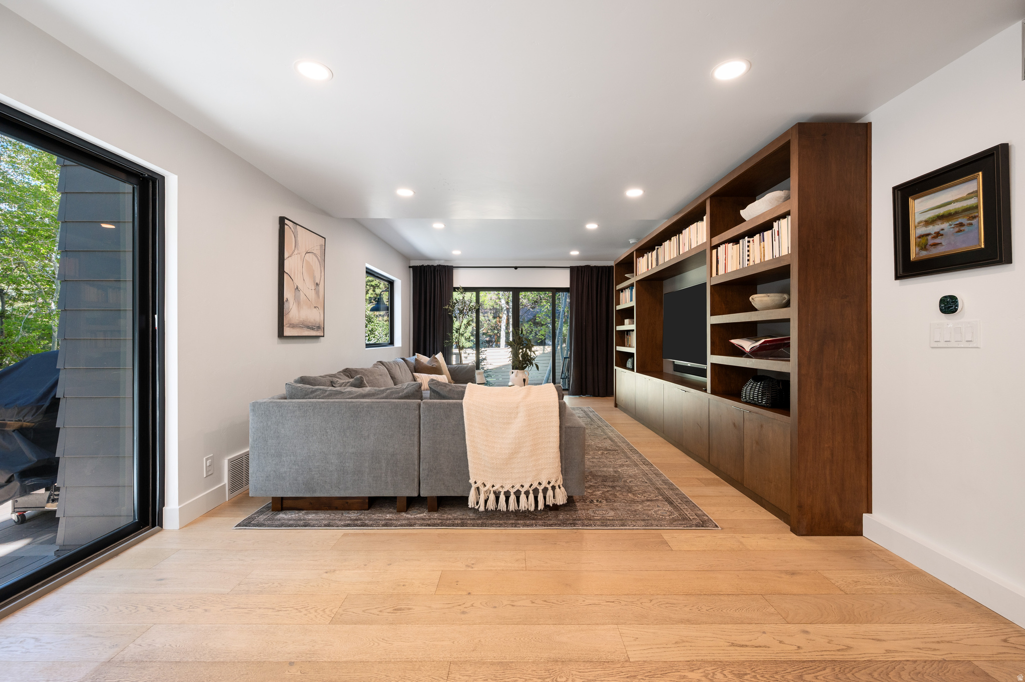 SILVER SPRINGS - Residential