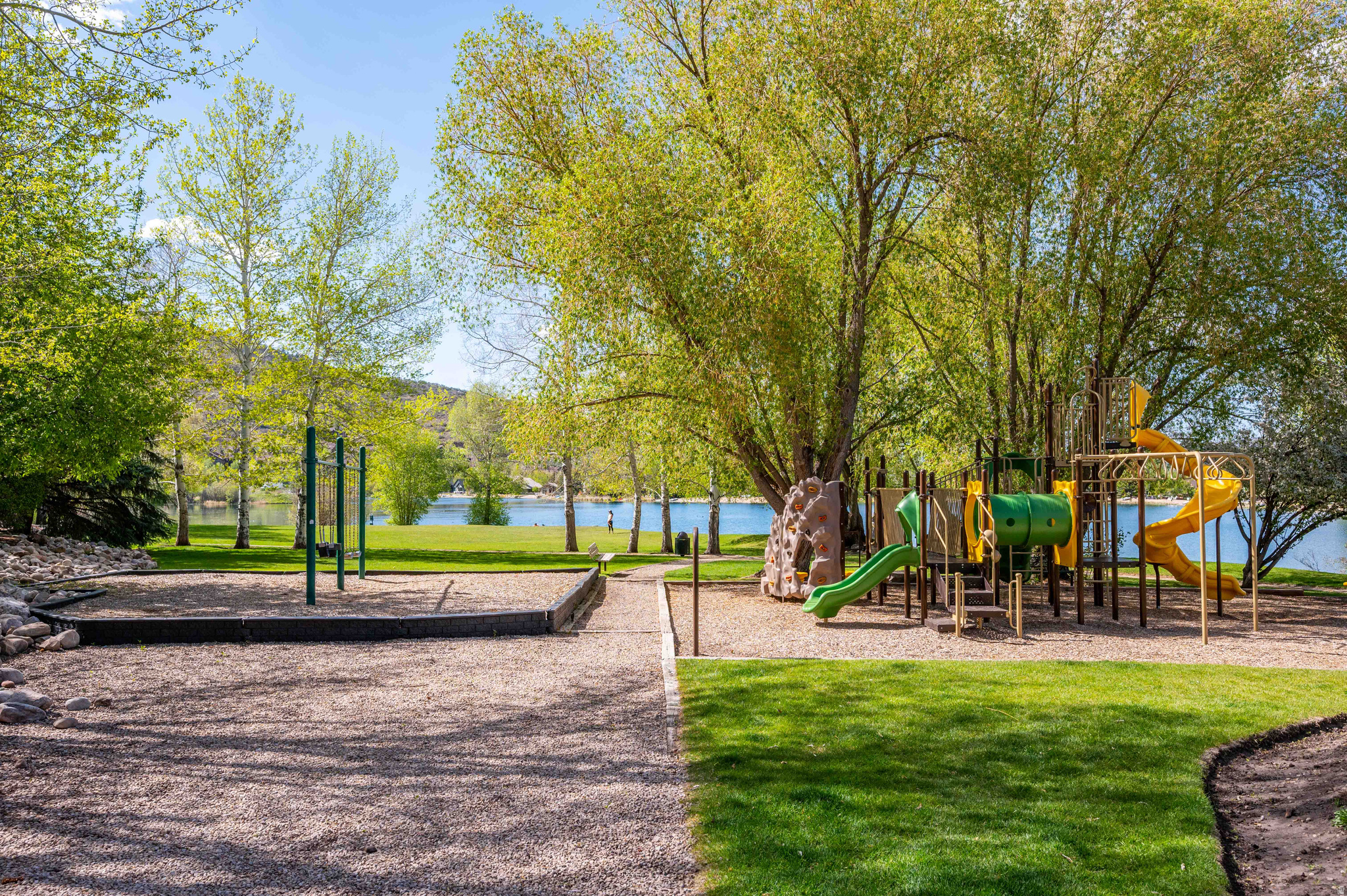 SILVER SPRINGS - Residential
