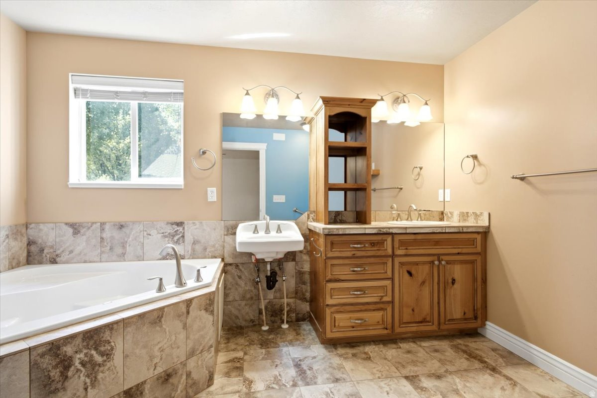 SPRING CREEK - Residential