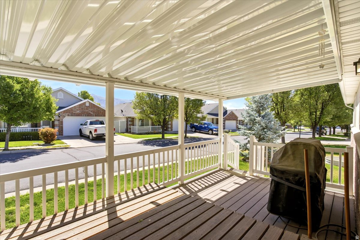 SPRING CREEK - Residential