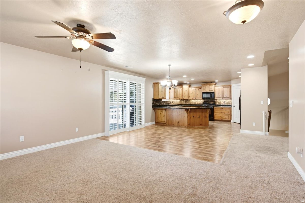 SPRING CREEK - Residential