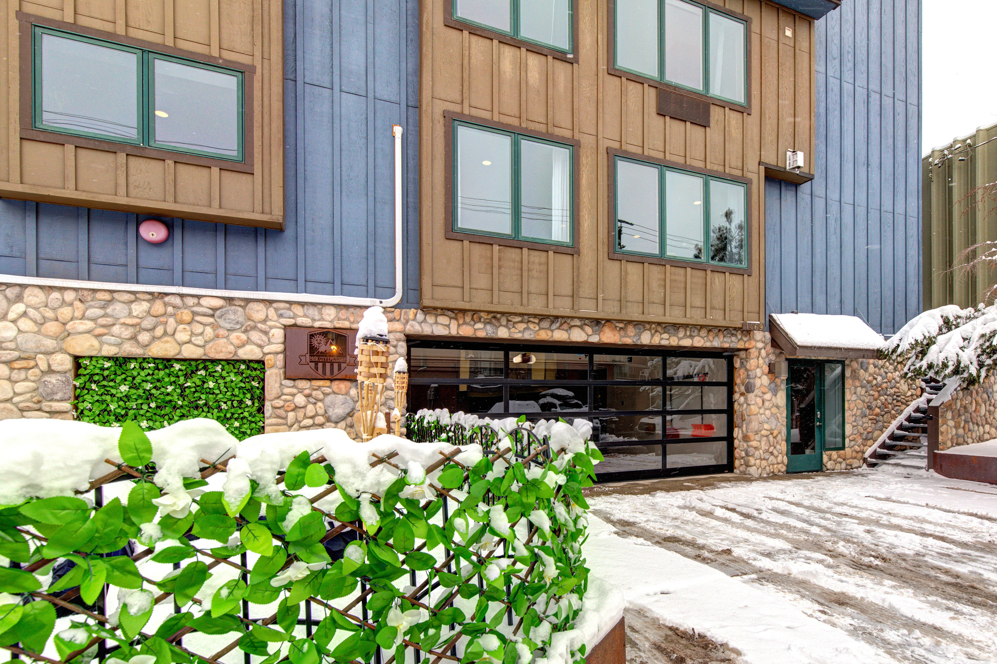 SNYDERS ADDITION - Commercial Sale