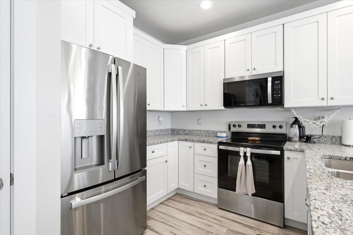 RIVERSTONE TOWNHOMES - Residential