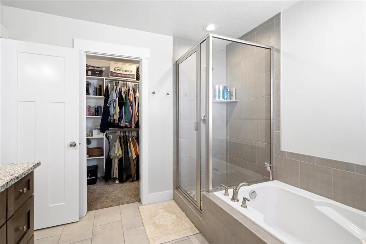 RIVERSTONE TOWNHOMES - Residential