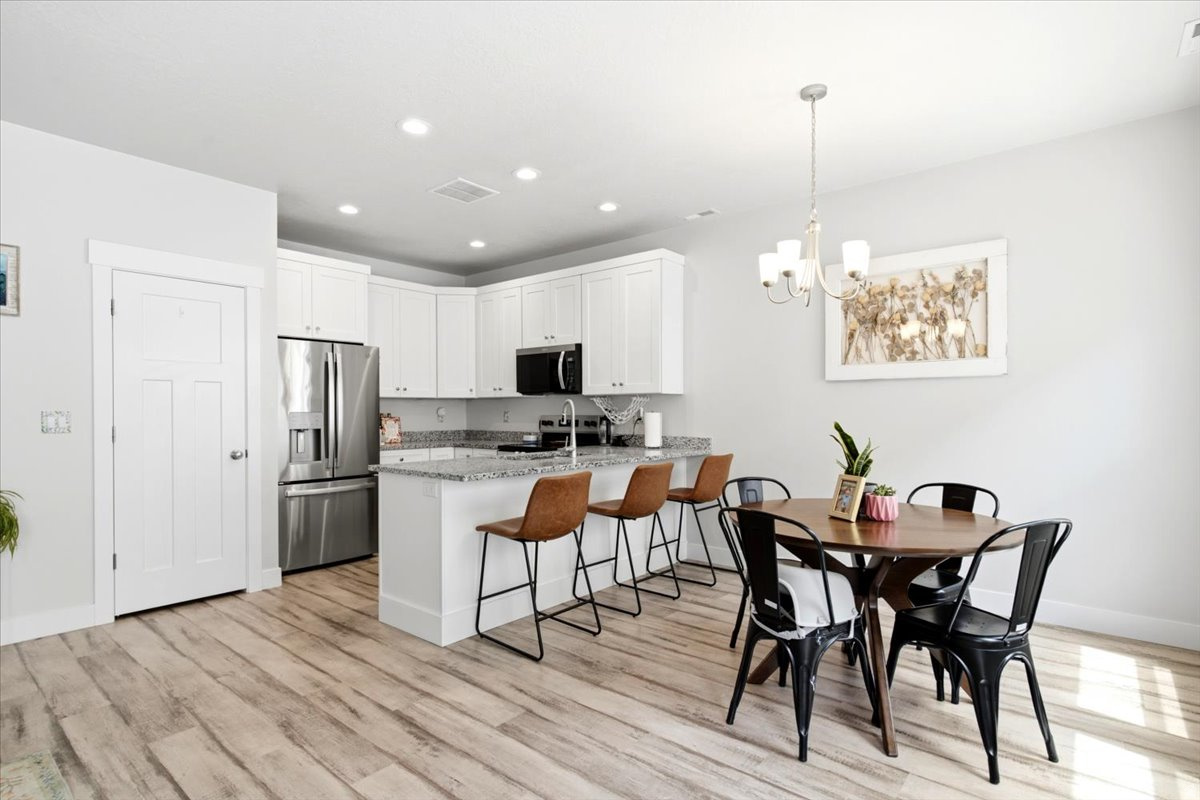RIVERSTONE TOWNHOMES - Residential