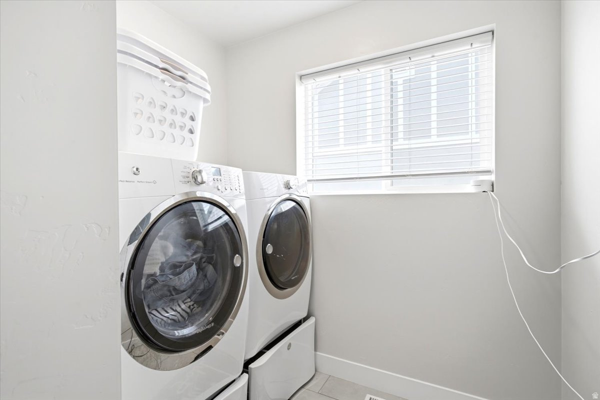RIVERSTONE TOWNHOMES - Residential
