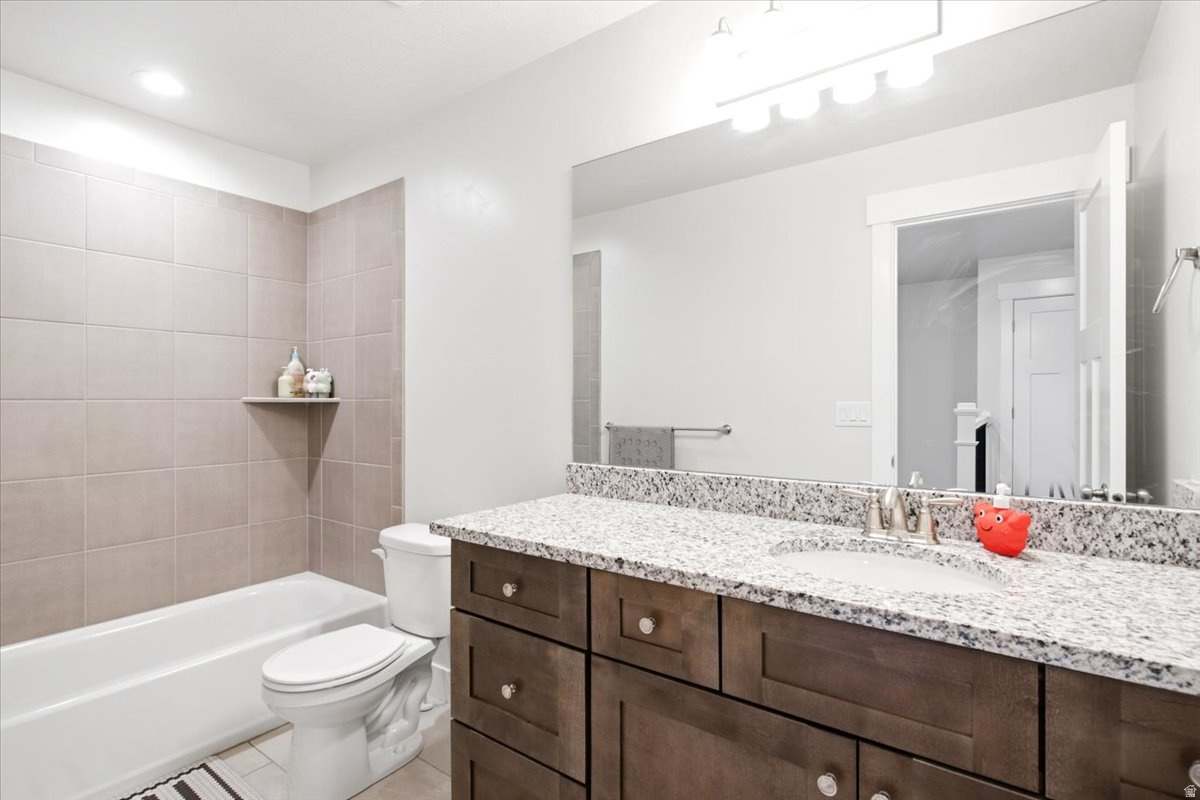 RIVERSTONE TOWNHOMES - Residential