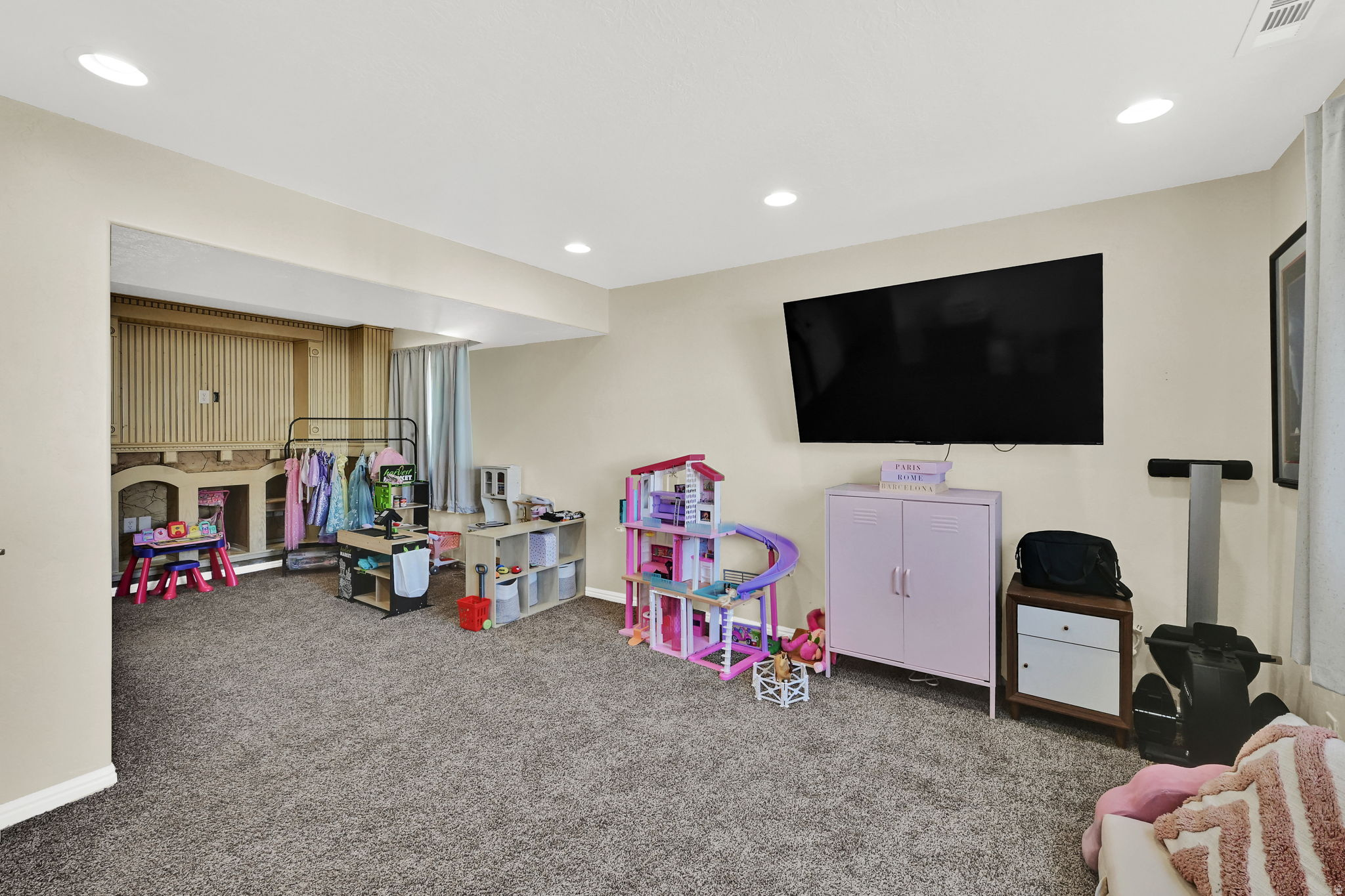 BUSH ESTATES - Residential