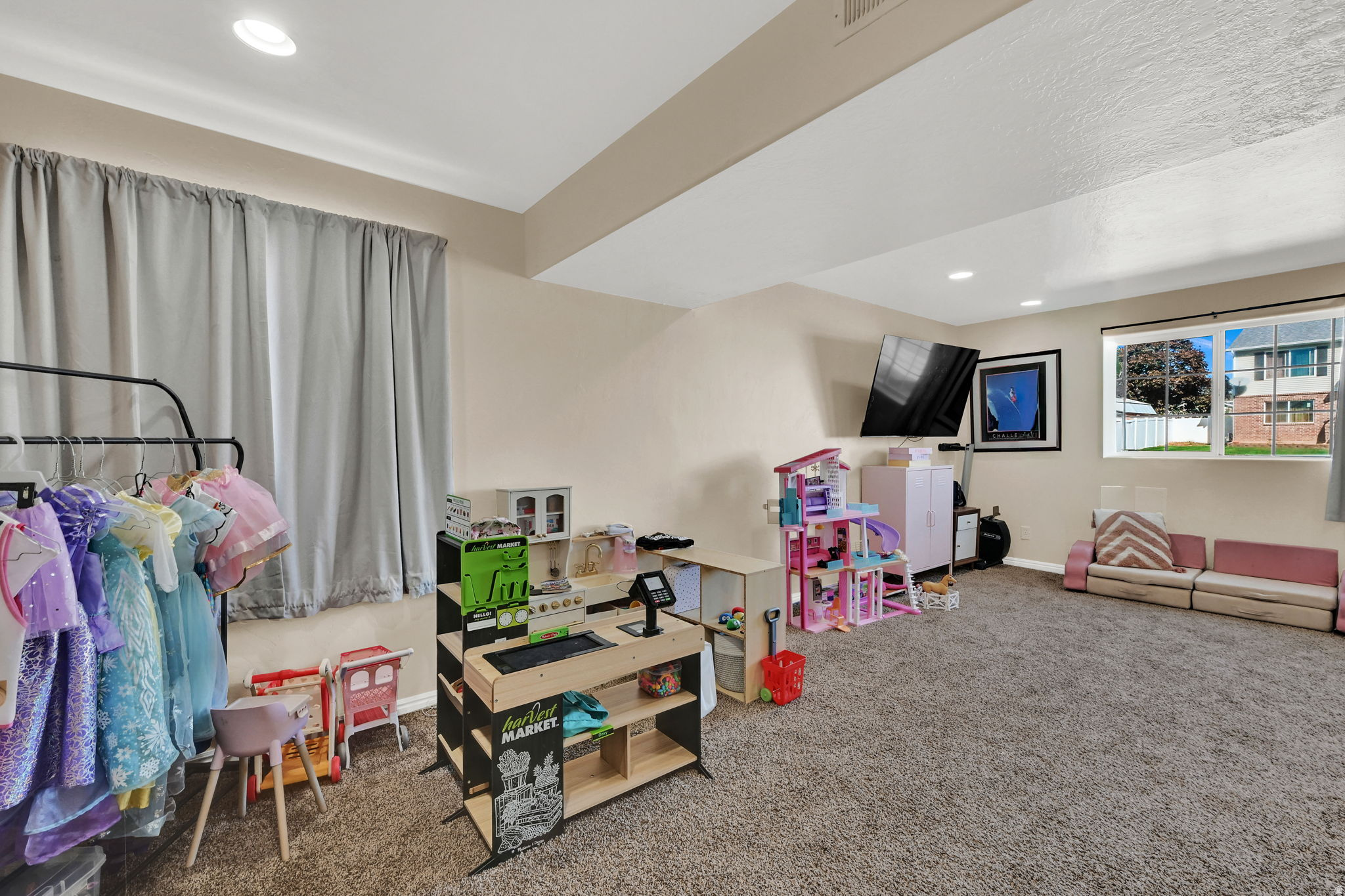 BUSH ESTATES - Residential