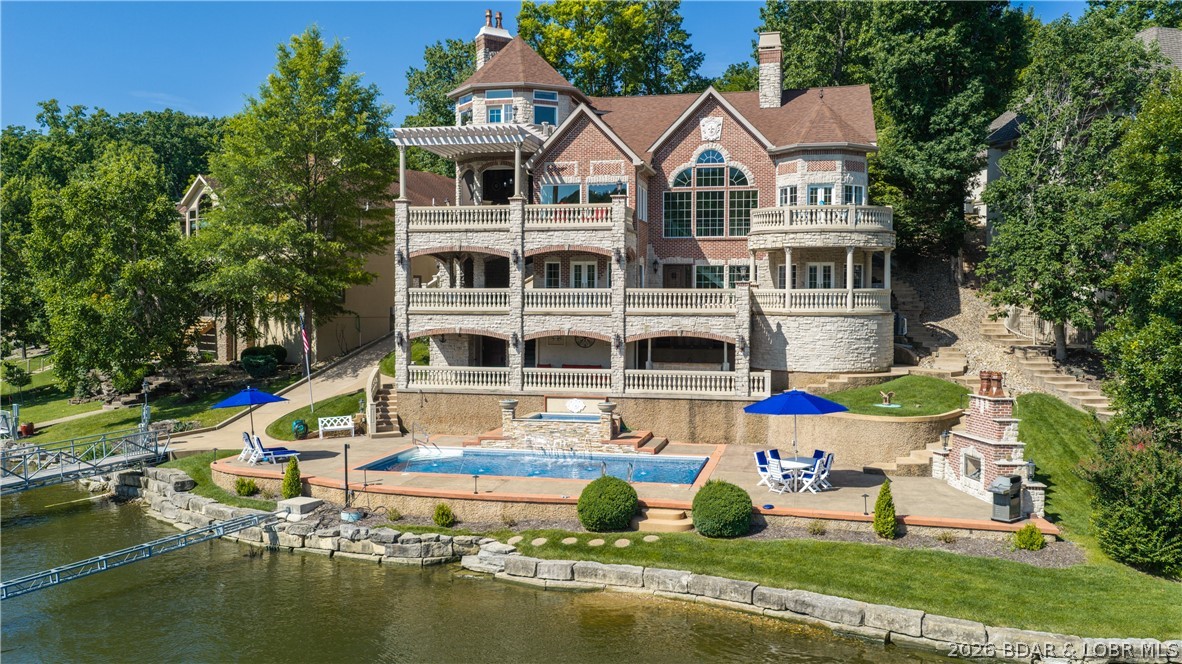 Grand Point No. 2 - Residential