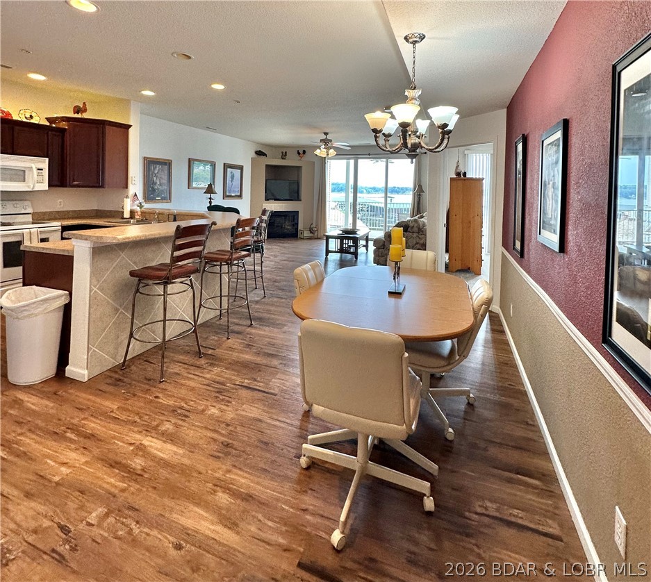 Welcome to Millstone Condos at the 7 Mile Marker—where comfort meets convenience on the main channel! This fully furnished 3-bedroom, 2-bath condo is move-in ready and perfectly suited for enjoying lake life to the fullest. The open living space flows seamlessly onto an oversized deck, complete with an additional storage closet—ideal for relaxing or entertaining while taking in the views.
This unit includes a 12x32 boat slip, making it easy to get out on the water anytime. Millstone offers fantastic amenities including a community pool, workout room, elevator access, and the added benefit of a full-time maintenance person on site for peace of mind.
Located just minutes from popular waterfront spots like Tap & Grill, Shady Gators, and H. Toad’s, you’ll love the convenience of nearby dining and entertainment. Whether you're looking for a full-time residence or a weekend retreat, this condo checks all the boxes!