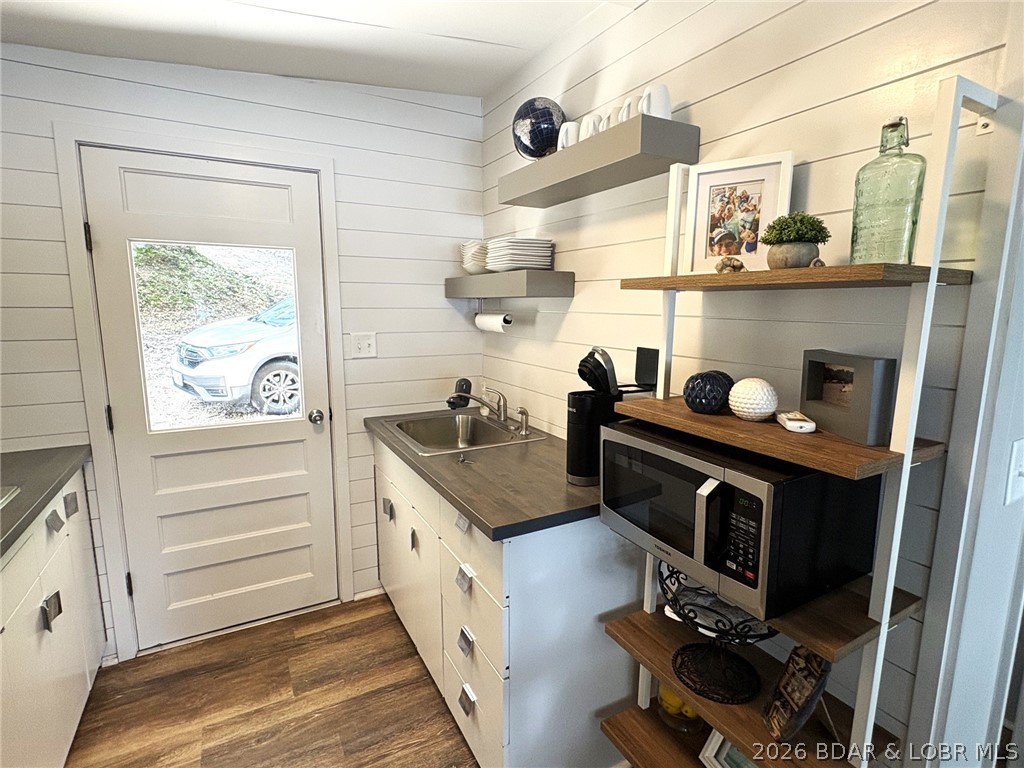Broadview Acres - Residential