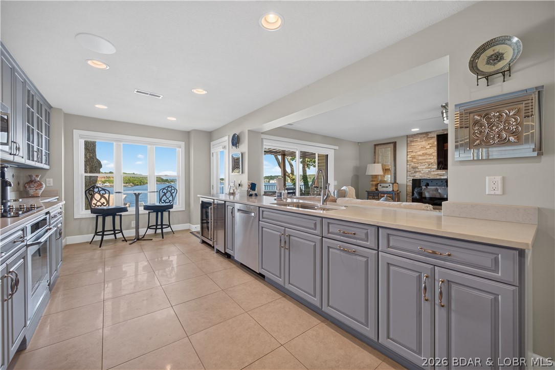 Waters Edge Condominium - Residential