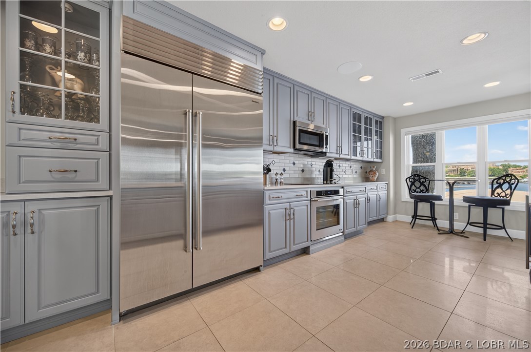 Waters Edge Condominium - Residential