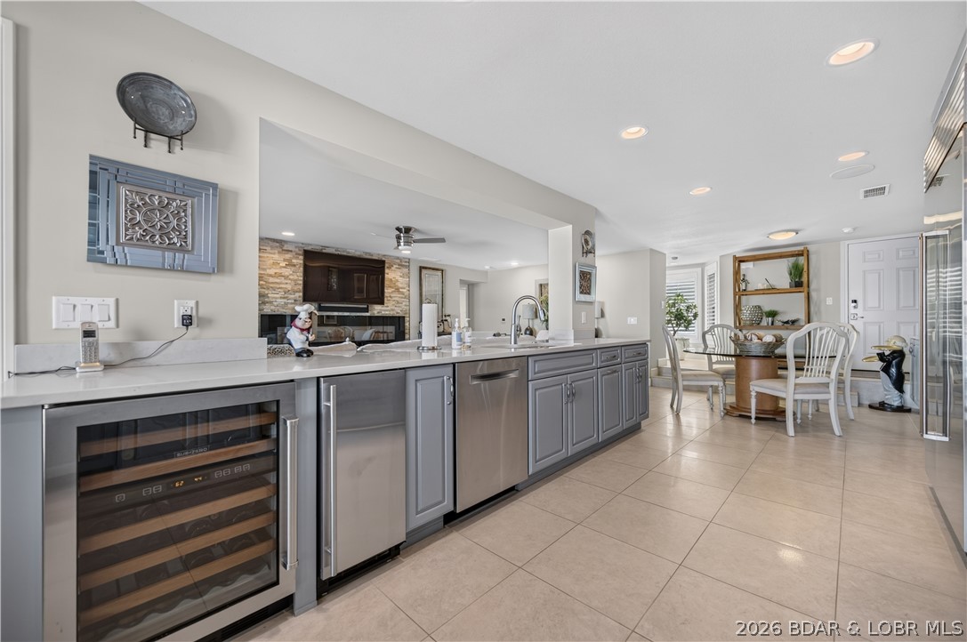 Waters Edge Condominium - Residential