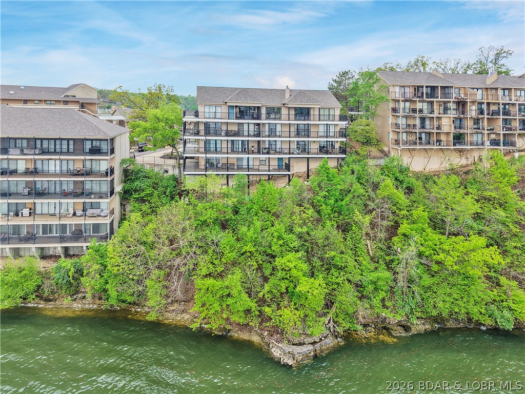 The Falls Condo - Residential