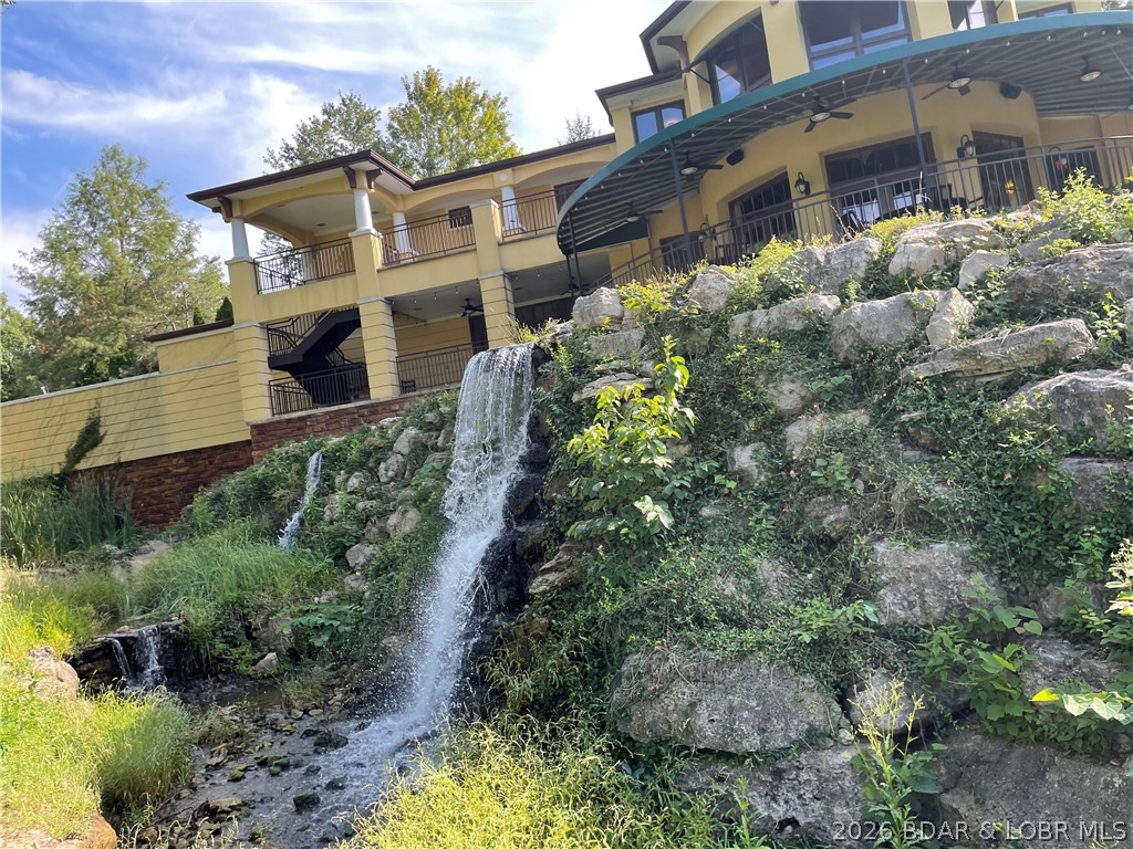 La Riva Est - Land