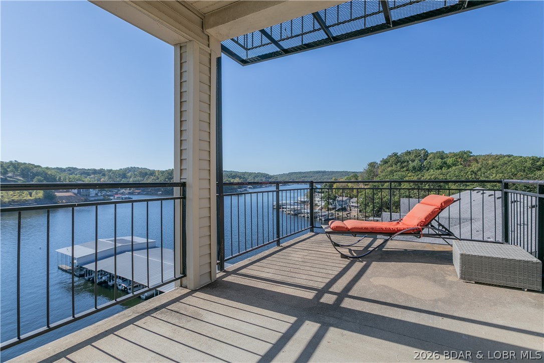 The Falls Condo - Residential