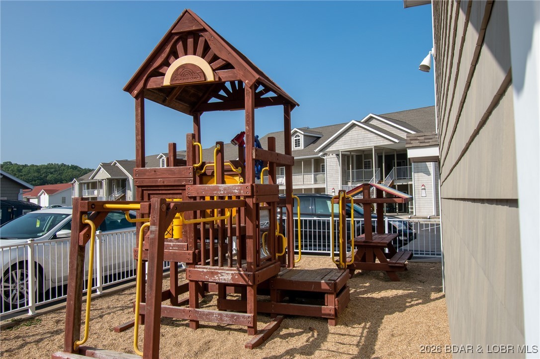 Lighthouse Pointe Condominium - Residential