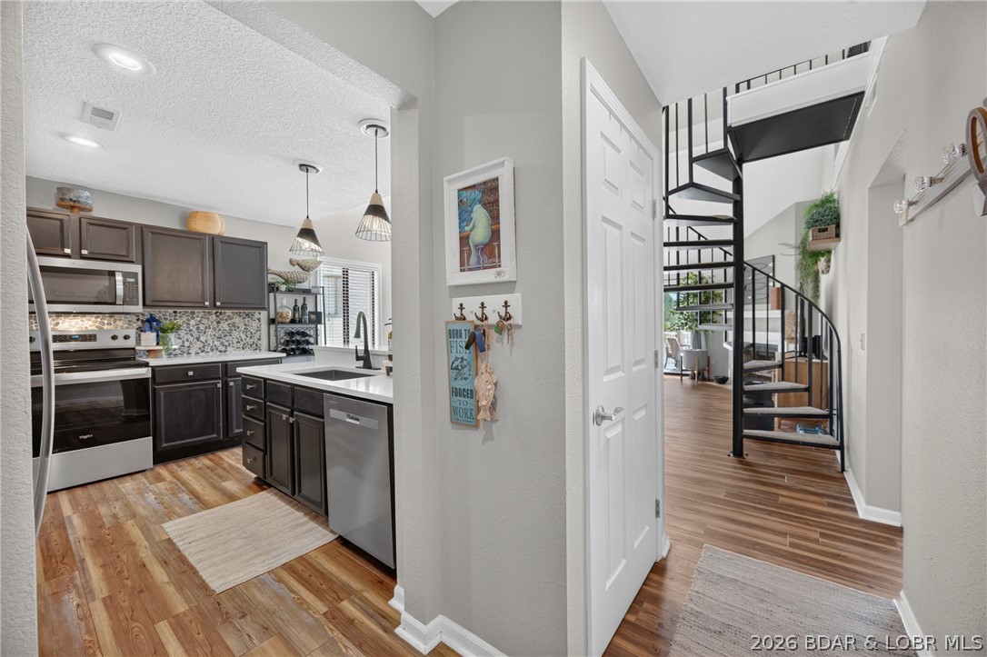 Oak Bluff Condominium - Residential