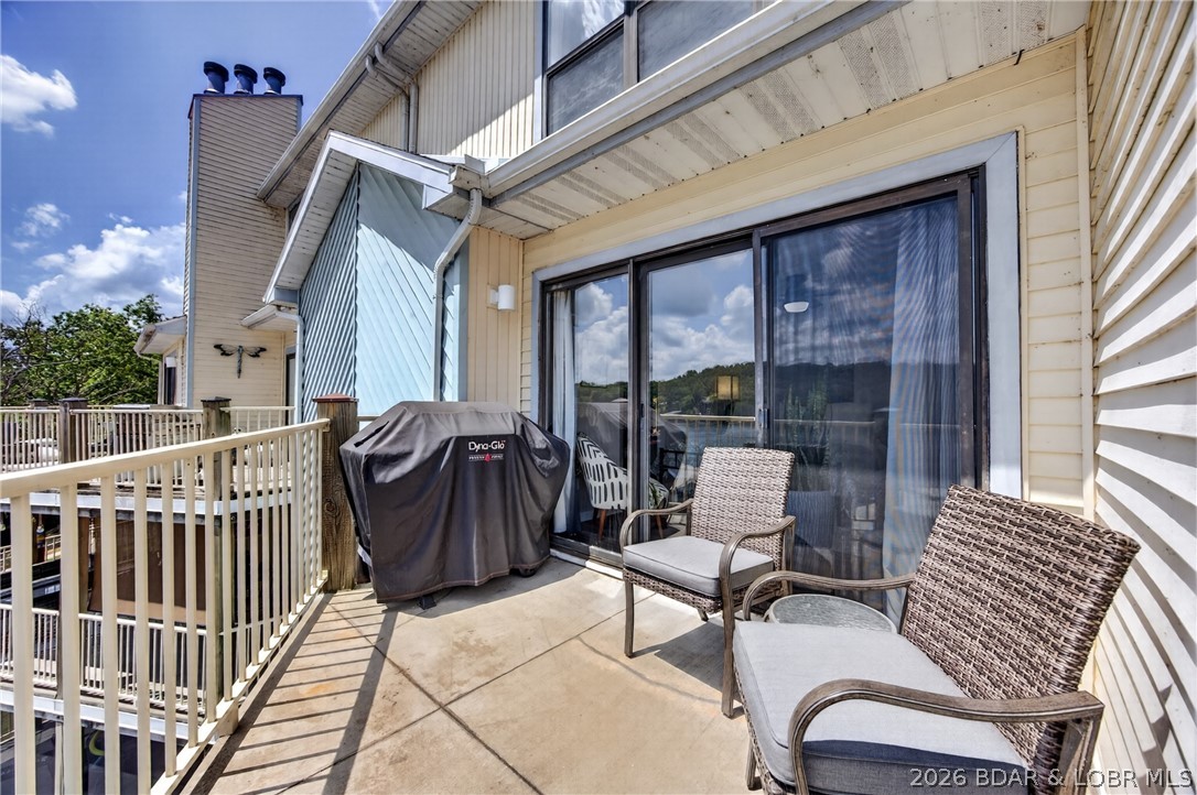 Oak Bluff Condominium - Residential