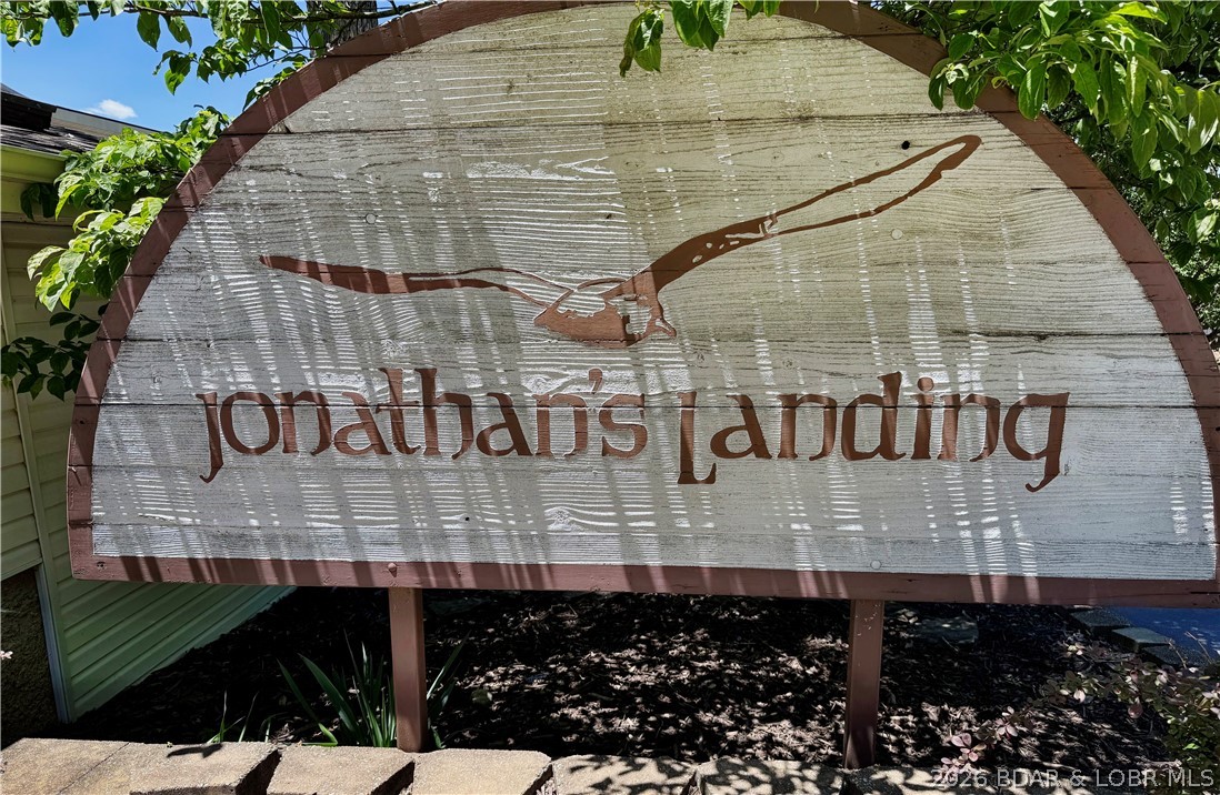 Jonathans Landing - Residential