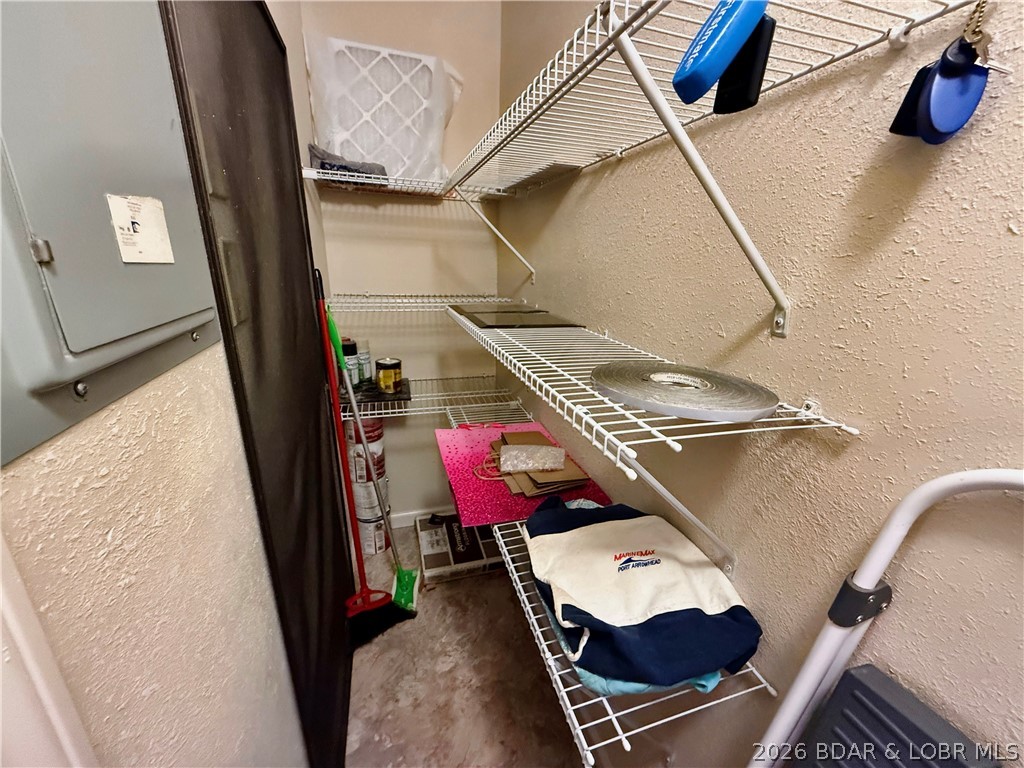 Jonathans Landing - Residential