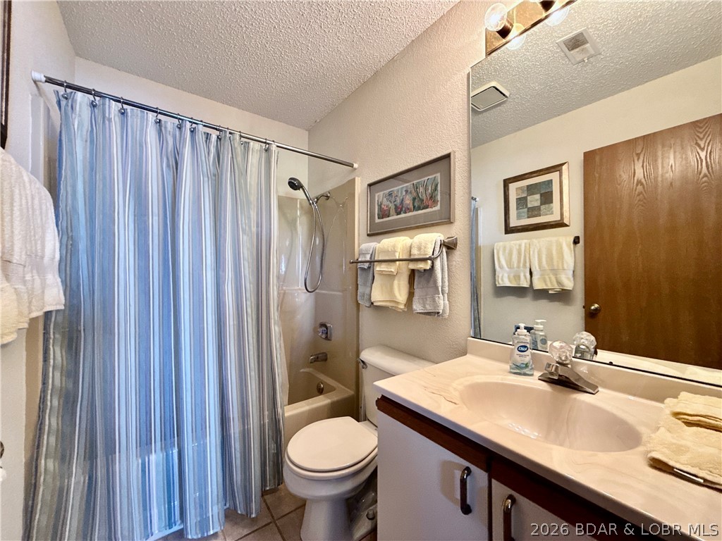 Jonathans Landing - Residential