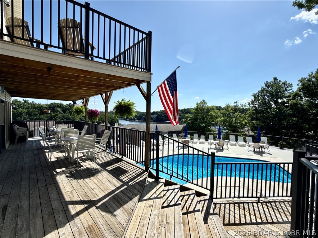Jonathans Landing - Residential