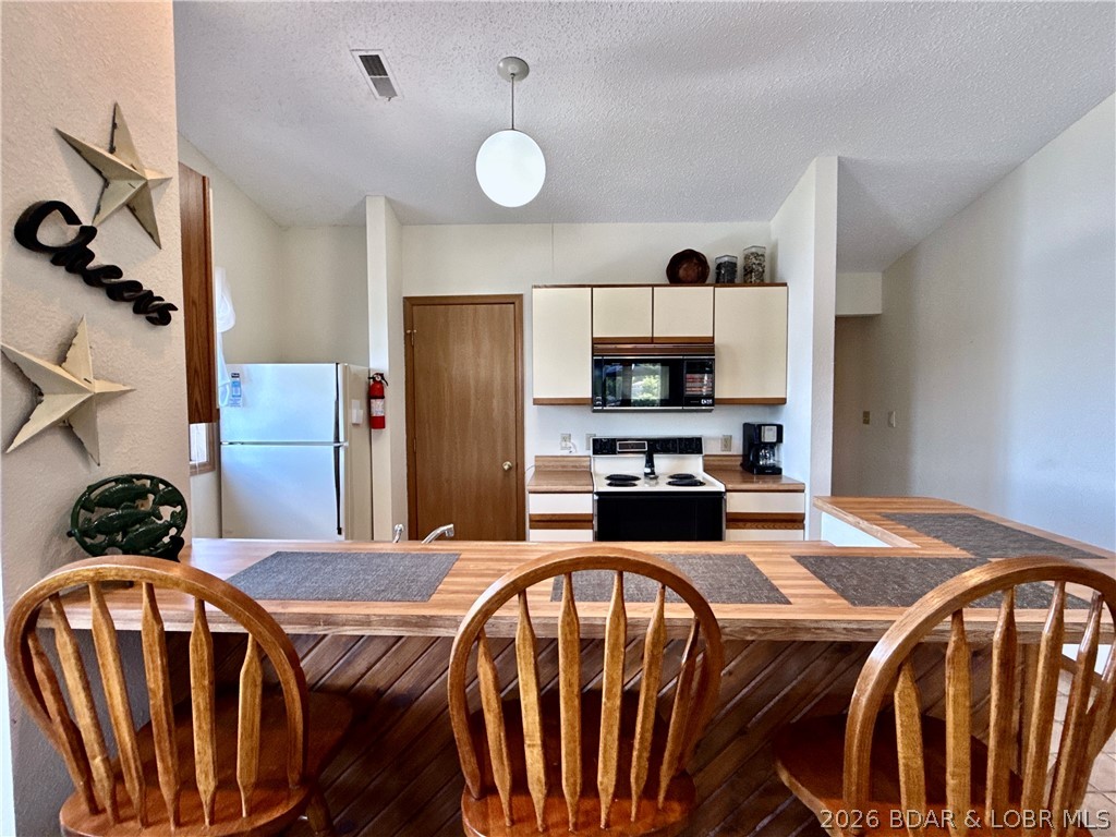 Jonathans Landing - Residential