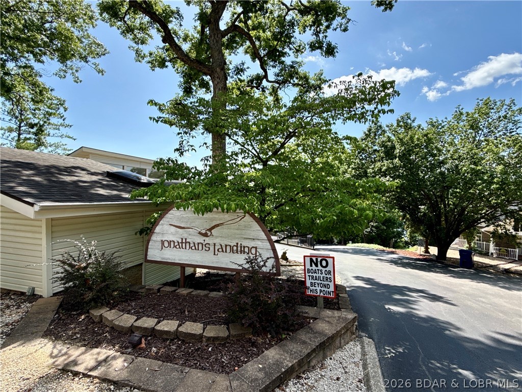 Jonathans Landing - Residential