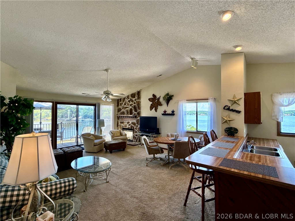 Jonathans Landing - Residential