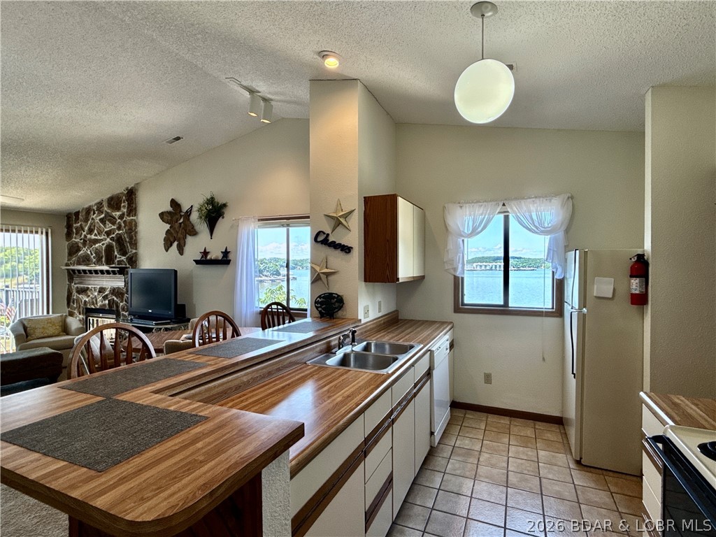 Jonathans Landing - Residential