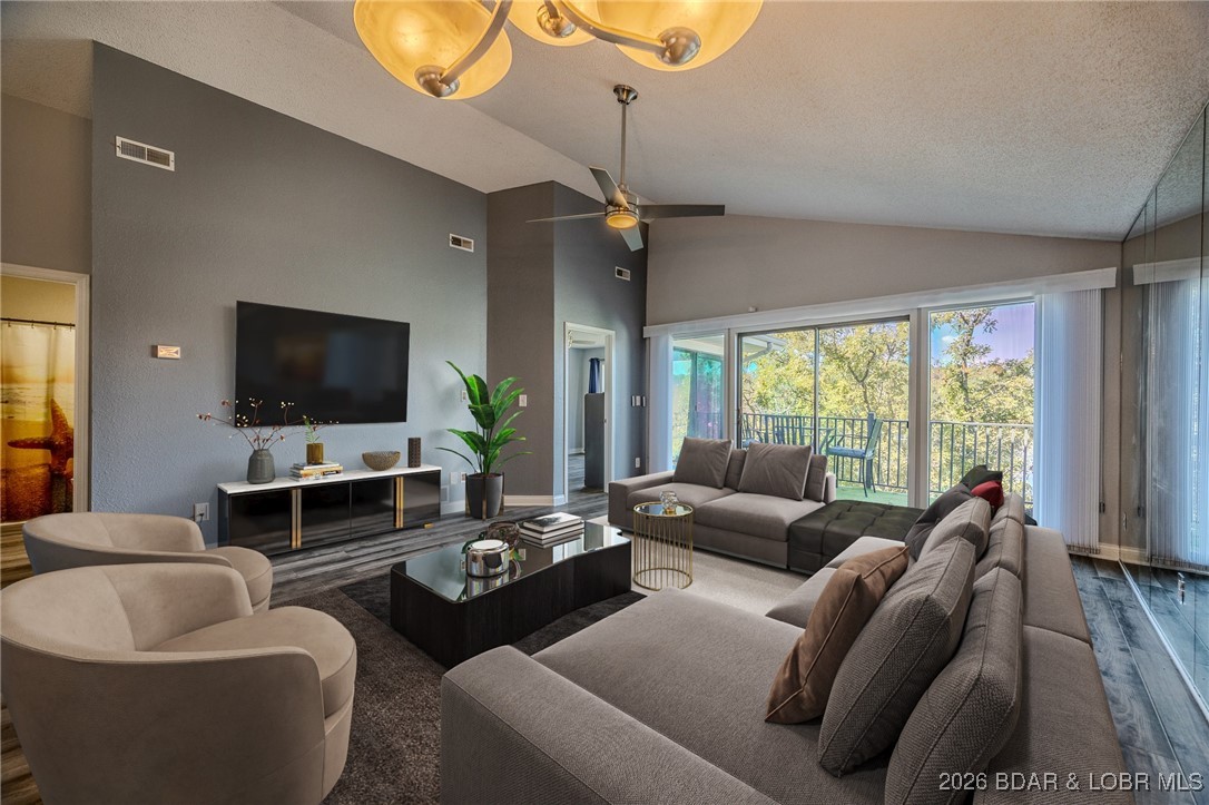 Jonathans Landing - Residential