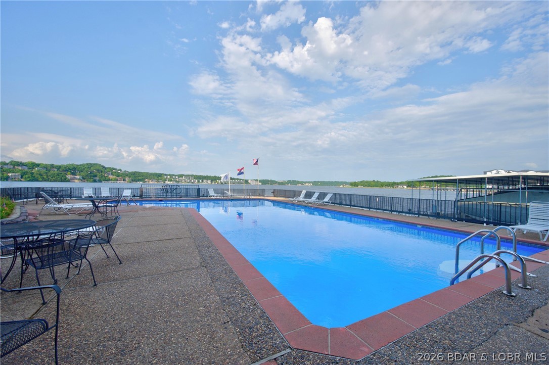 The Falls Condo - Residential