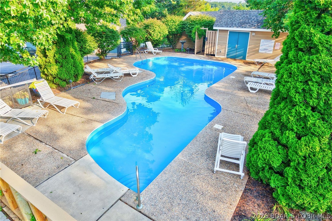 The Falls Condo - Residential