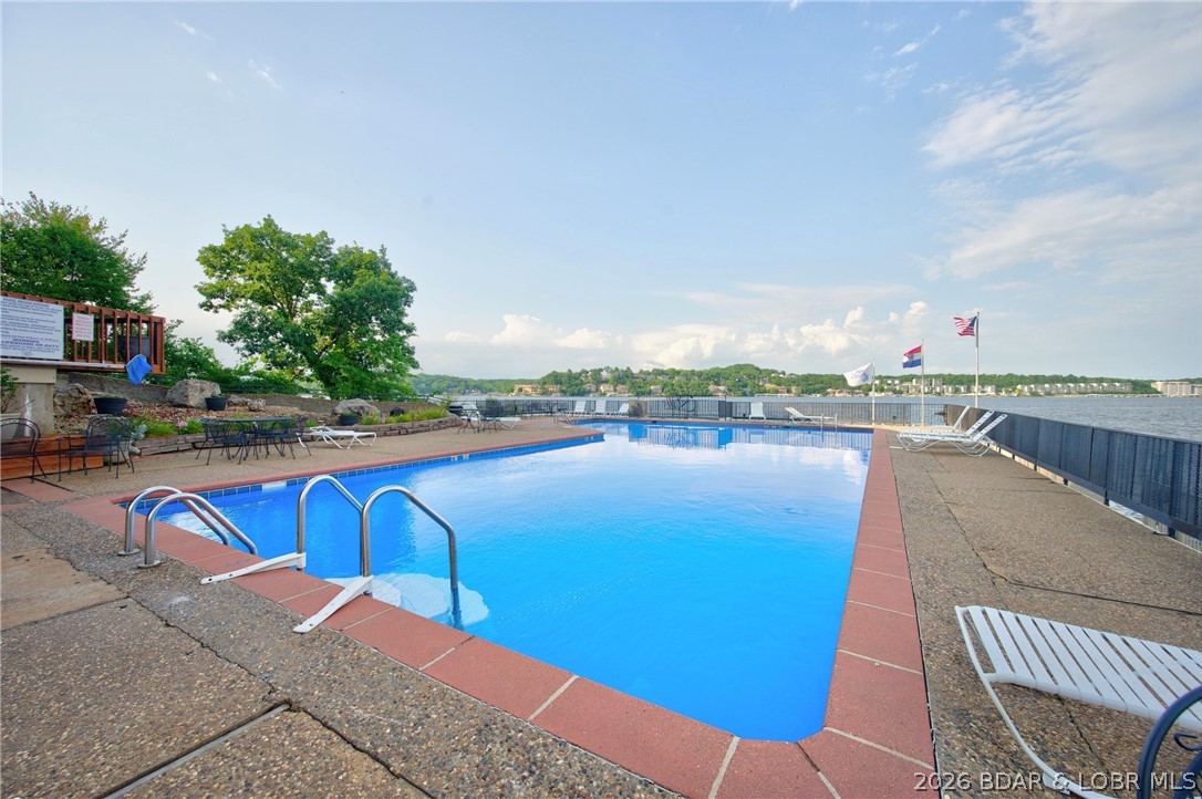The Falls Condo - Residential