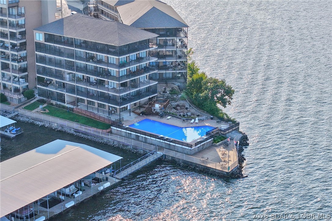 The Falls Condo - Residential