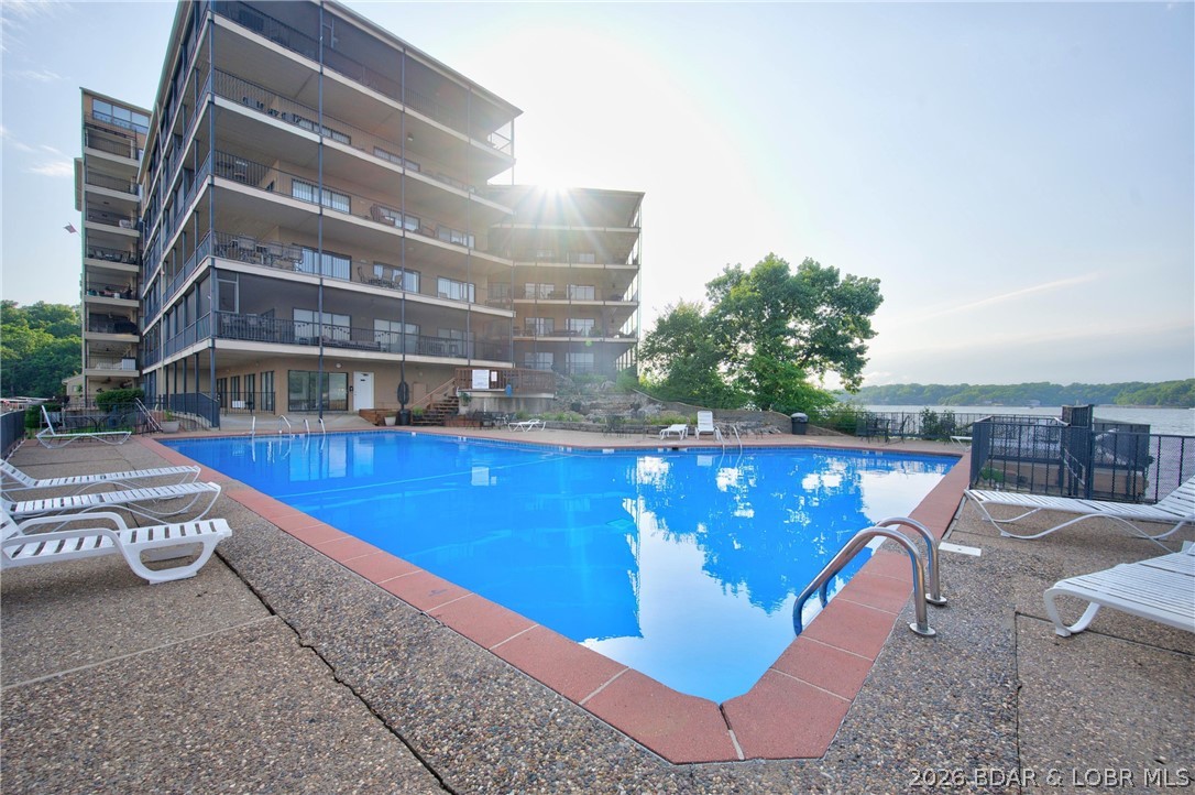 The Falls Condo - Residential