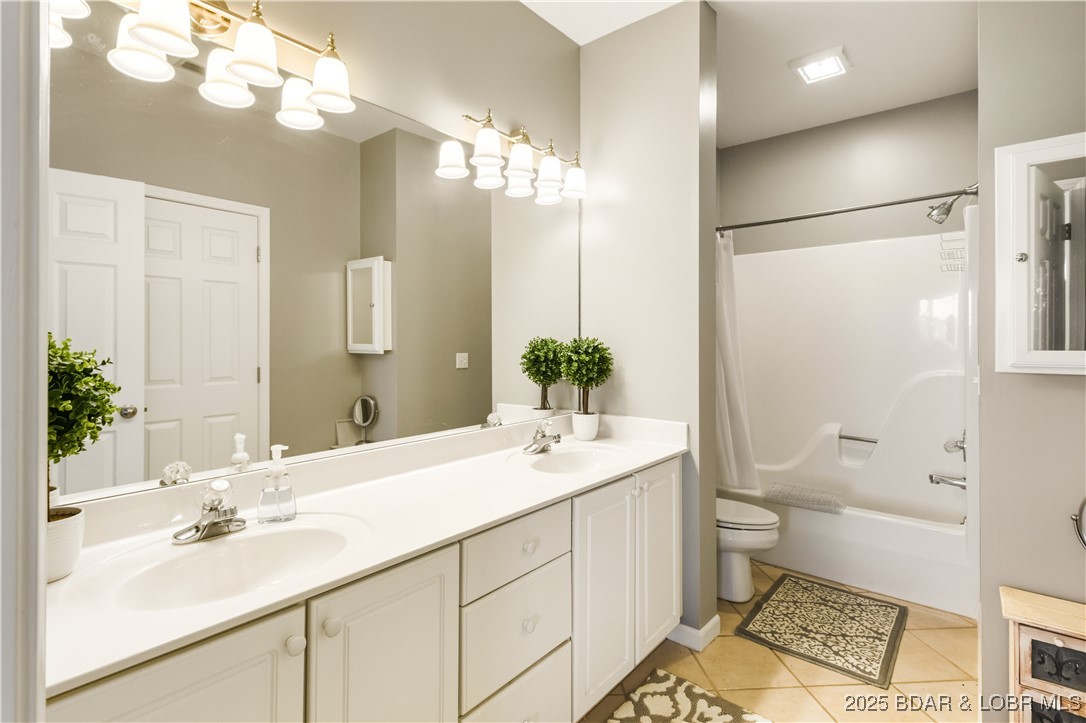 The Falls Condo - Westshore - Residential
