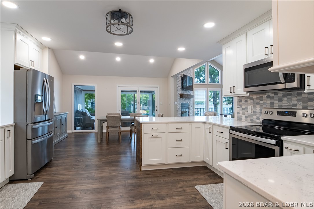 Imperial Point - Residential