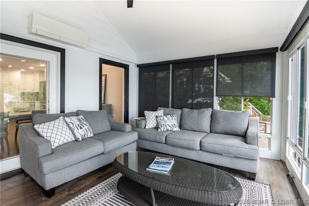 Imperial Point - Residential