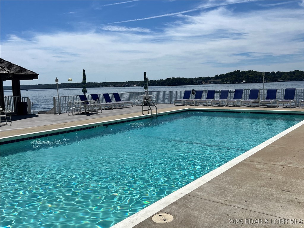 Lighthouse Pointe Condominium - Residential