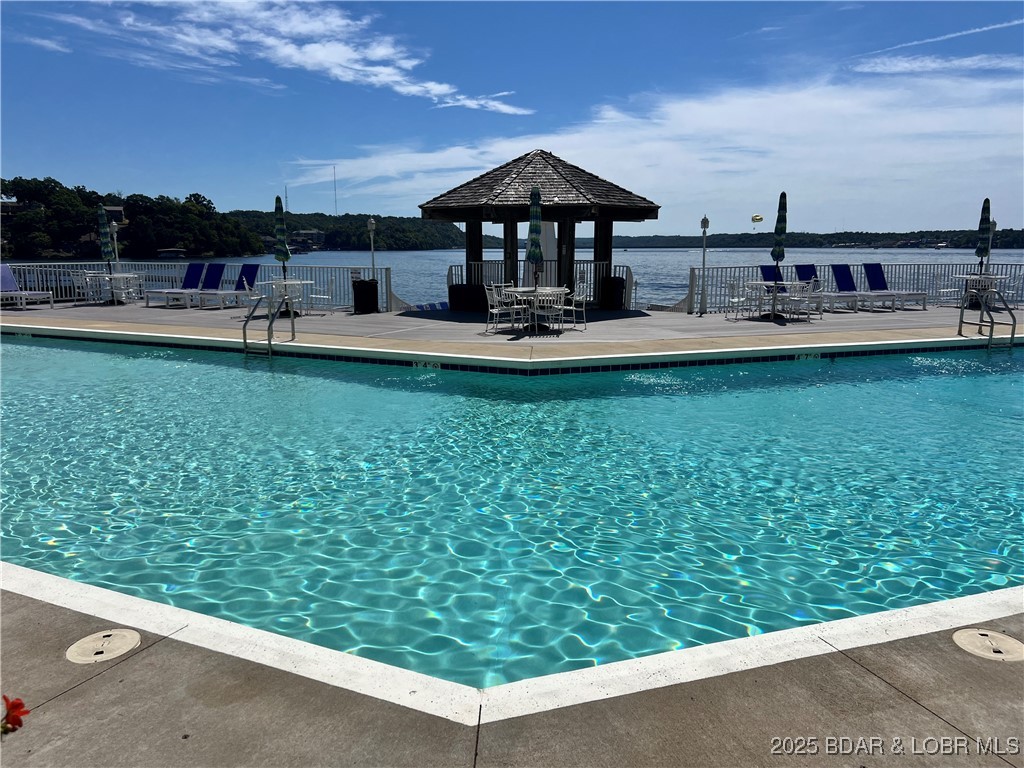 Lighthouse Pointe Condominium - Residential