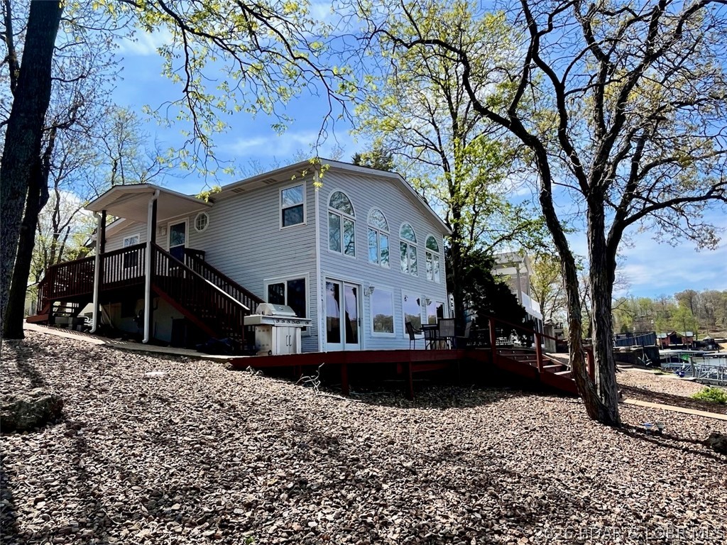 Leos - Residential