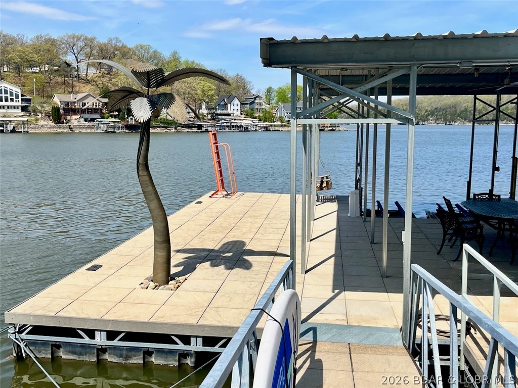 Leos - Residential