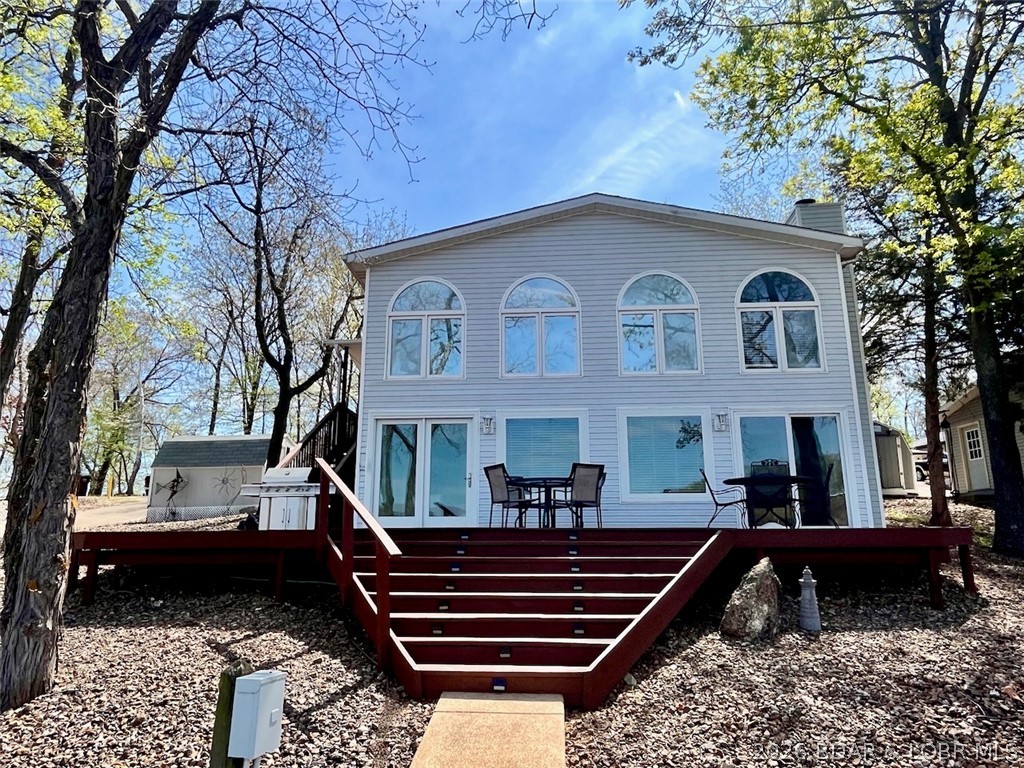 Leos - Residential