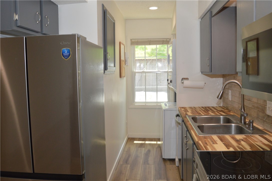 Lake Forest Condominium - Residential