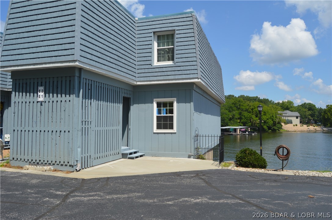 Lake Forest Condominium - Residential